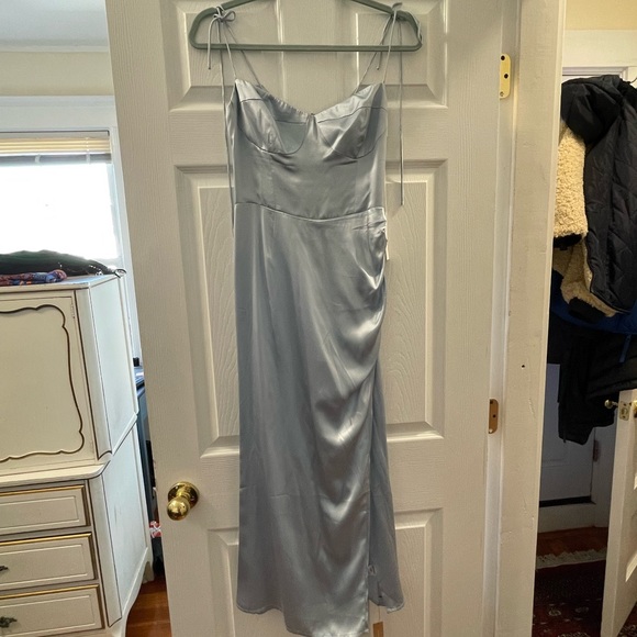 NWT Reformation Marguerite Silk Dress Size 6 in Horizon Blue - Picture 2 of 10